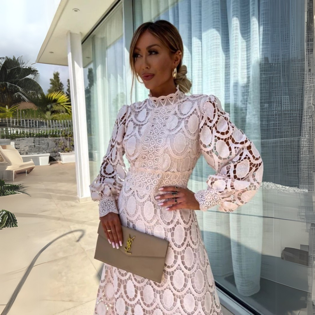 Géorgie | Robe élégante en dentelle